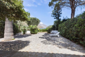 Scopello Flat with Panoramic Courtyard and Parking, Scopello